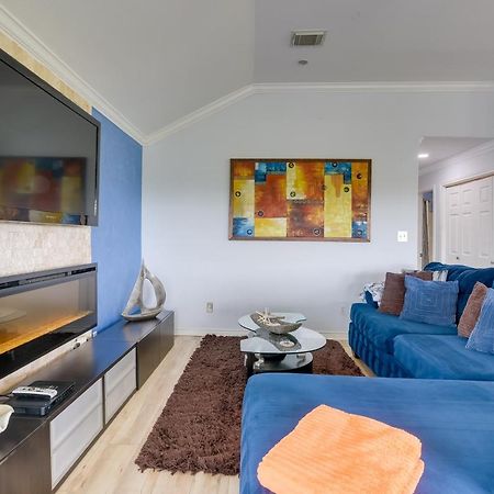 Galveston Escape With Entertainment Patio And Deck! Villa Bagian luar foto