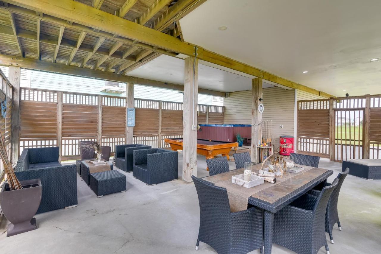 Galveston Escape With Entertainment Patio And Deck! Villa Bagian luar foto