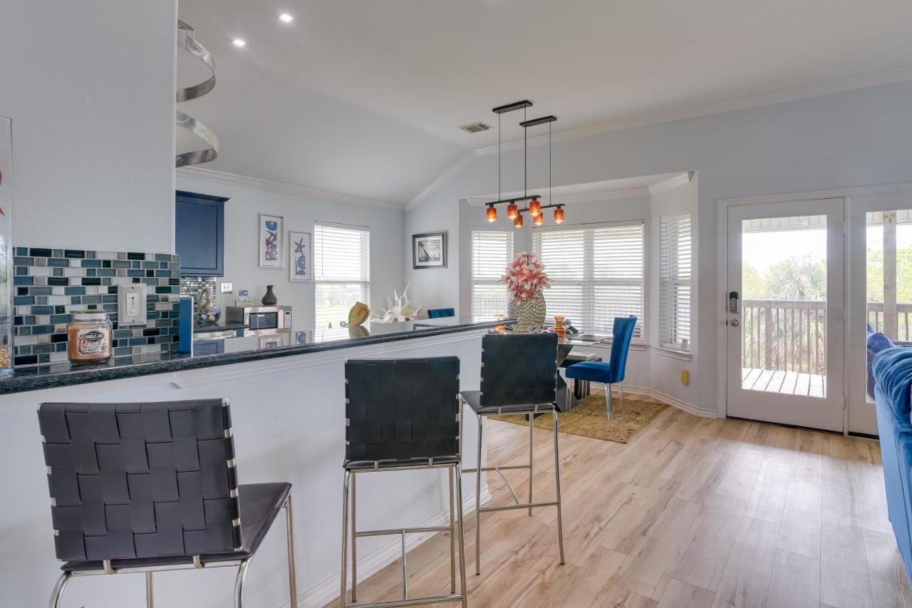 Galveston Escape With Entertainment Patio And Deck! Villa Bagian luar foto