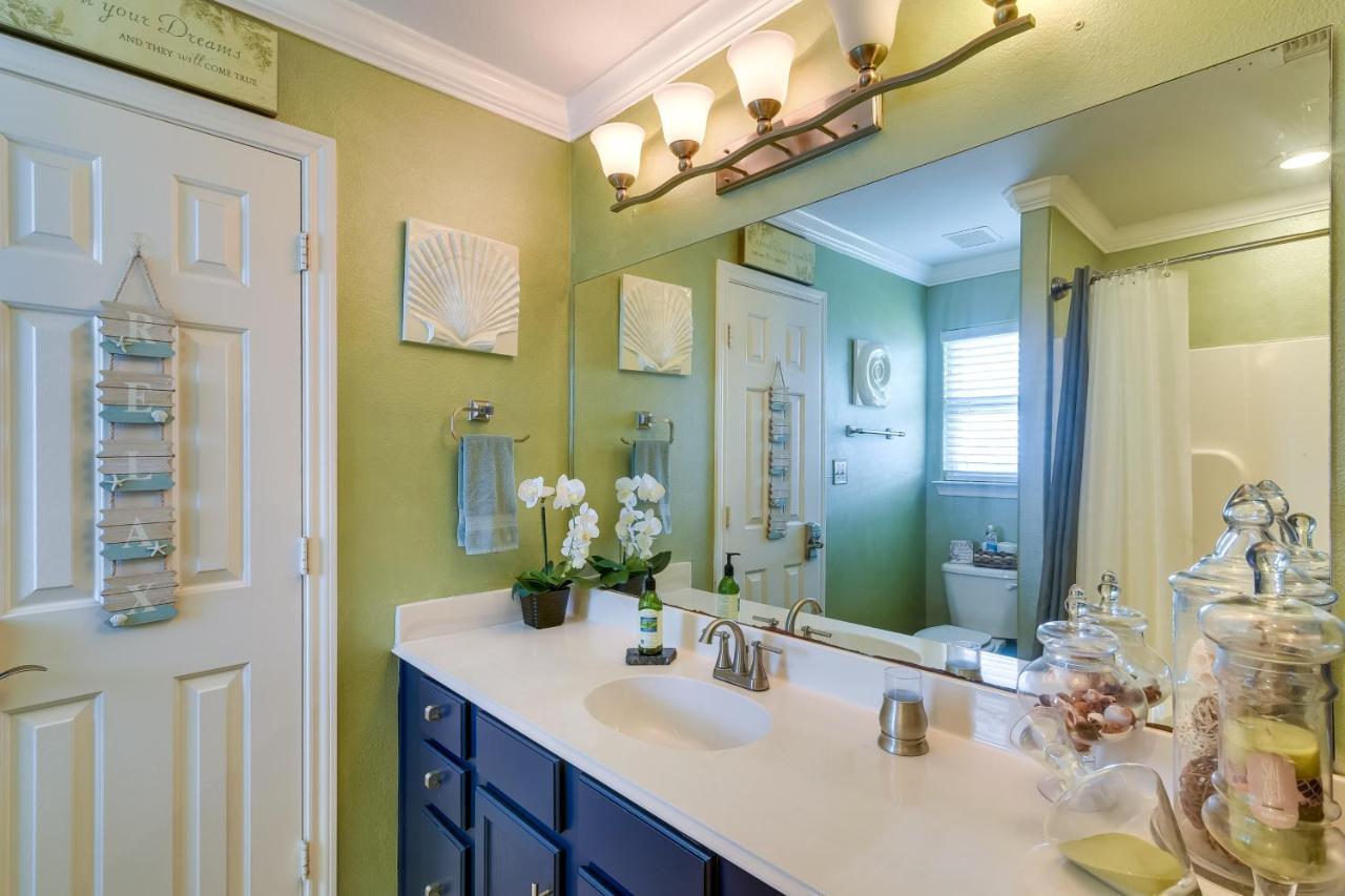 Galveston Escape With Entertainment Patio And Deck! Villa Bagian luar foto