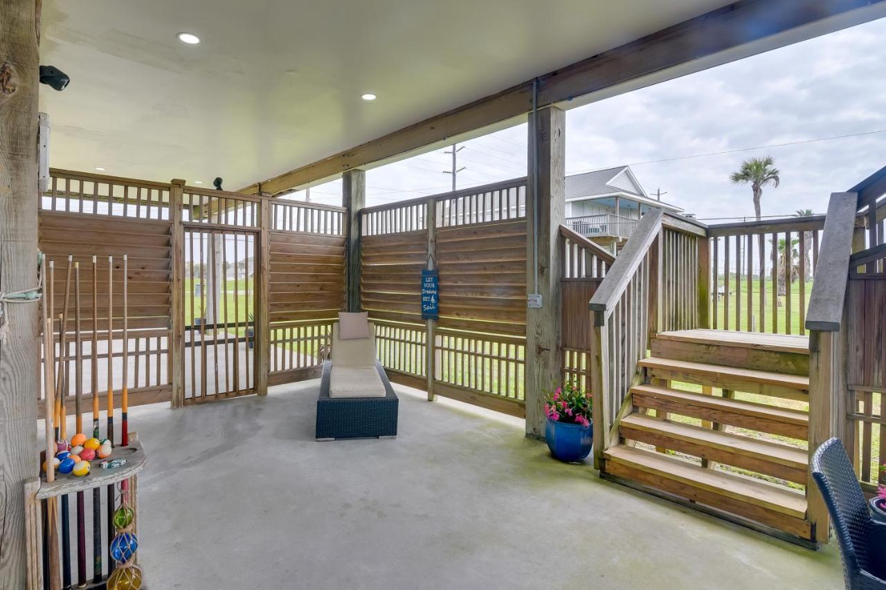 Galveston Escape With Entertainment Patio And Deck! Villa Bagian luar foto