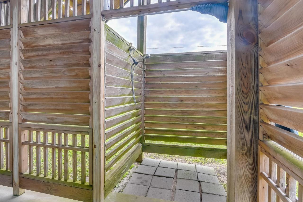 Galveston Escape With Entertainment Patio And Deck! Villa Bagian luar foto