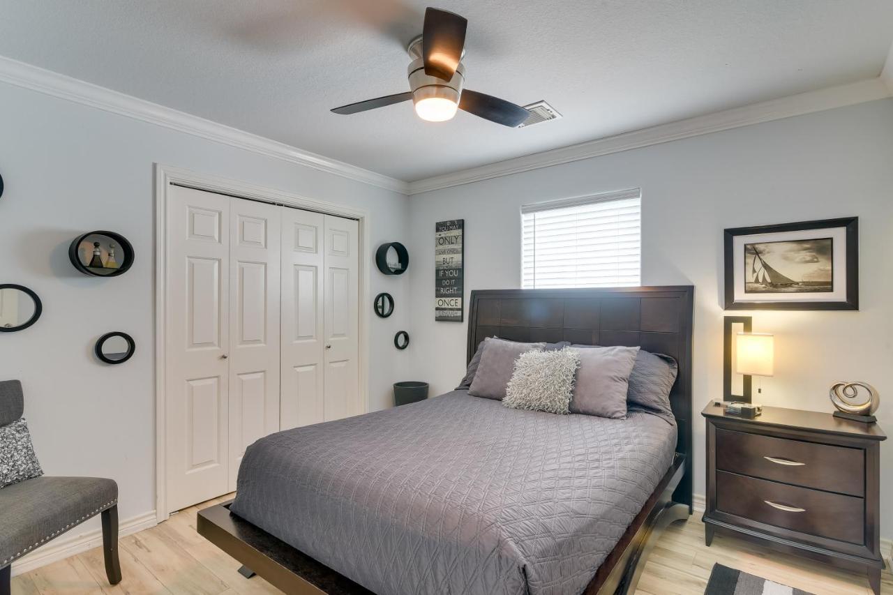 Galveston Escape With Entertainment Patio And Deck! Villa Bagian luar foto